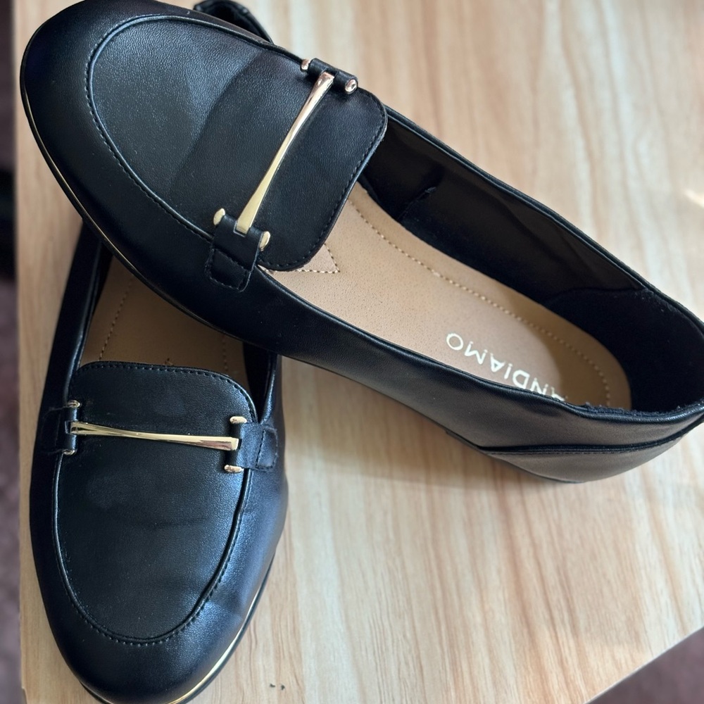 Andiamo Women’s Black Loafers Size 6.5